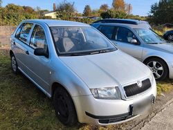 Silber Gebraucht 2004 Skoda Fabia Kleinwagen | 1.800 € (Fairer Preis)