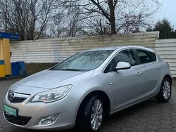 Silber Gebraucht 2010 Opel Astra Edition Limousine | 8.100 € (Fairer Preis)