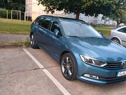 Blau Gebraucht 2015 VW Passat Limousine | 12.500 € (Superpreis)