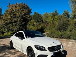 Weiß Gebraucht 2017 Mercedes C300 AMG line Coupé | 26.499 € (Teuer)