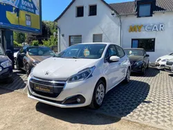 Weiß Gebraucht 2016 Peugeot 208 Active Kleinwagen | 6.300 € (Fairer Preis)