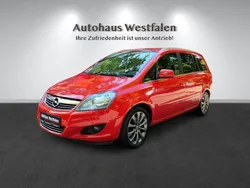 Rot Gebraucht 2011 Opel Zafira Innovation Van / Kleinbus | 4.490 € (Fairer Preis)