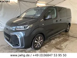 Grau Gebraucht 2024 Toyota Proace Verso Kombi | 34.480 € (Superpreis)
