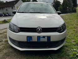 Weiß Gebraucht 2010 VW Polo Trendline Limousine | 4.500 € (Fairer Preis)