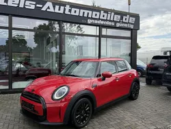 Rot Gebraucht 2021 Mini ONE Classic Kleinwagen | 19.900 € (Fairer Preis)