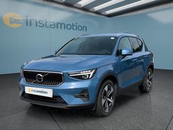 Blau Gebraucht 2024 Volvo XC40 Core SUV | 34.949 € (Fairer Preis)