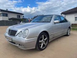 Silber Gebraucht 1999 Mercedes E240 Avantgarde Limousine | 3.900 € (Guter Preis)