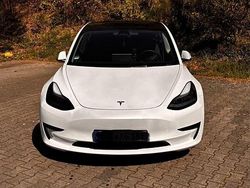 Weiß Gebraucht 2022 Tesla Model 3 Standard Range Limousine | 27.590 € (Fairer Preis)