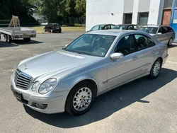 Silber Gebraucht 2005 Mercedes E220 Limousine | 2.750 € (Fairer Preis)