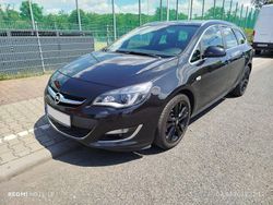 Schwarz Gebraucht 2015 Opel Astra Kombi | 4.450 € (Fairer Preis)