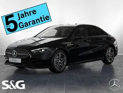 Metalliclack kosmosschwarz Gebraucht 2024 Mercedes A200 AMG Limousine | 34.299 € (Fairer Preis)