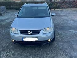 Grau Gebraucht 2004 VW Touran Highline Van / Kleinbus | 3.500 € (Etwas zu teuer)