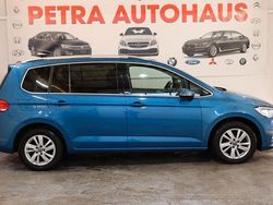 Blau Gebraucht 2021 VW Touran Highline Van / Kleinbus | 17.999 € (Superpreis)