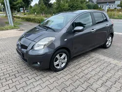 Grau Gebraucht 2011 Toyota Yaris Kleinwagen | 5.899 € (Etwas zu teuer)