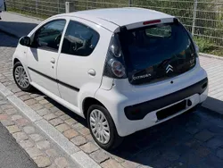 Weiß Gebraucht 2009 Citroën C1 Kleinwagen | 1.700 €