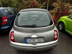 Grau Gebraucht 2006 Nissan Micra Kleinwagen | 2.200 € (Fairer Preis)