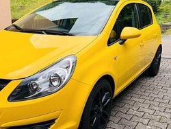Gelb Gebraucht 2010 Opel Corsa Kleinwagen | 2.999 € (Guter Preis)