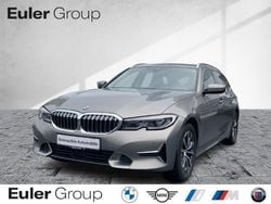 Grau Gebraucht 2022 BMW 320 Sport Line Kombi | 28.349 € (Guter Preis)