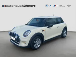 Weiß Gebraucht 2015 Mini ONE Salt Kleinwagen | 10.745 € (Etwas zu teuer)