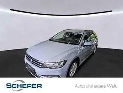 Mondsteingrau Gebraucht 2023 VW Passat Business Kombi | 23.400 € (Guter Preis)
