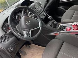 Grau Gebraucht 2015 Opel Zafira Tourer Edition Van / Kleinbus | 6.900 € (Fairer Preis)