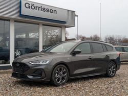 Grau Gebraucht 2024 Ford Focus ST-Line Limousine | 23.990 € (Fairer Preis)