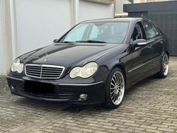 Schwarz Gebraucht 2005 Mercedes C200 Limousine | 2.999 € (Guter Preis)