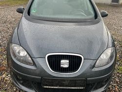 Grau Gebraucht 2007 Seat Altea Limousine | 2.350 € (Fairer Preis)