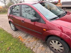Rot Gebraucht 2002 Ford Fiesta Kleinwagen | 800 € (Guter Preis)