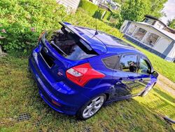 Blau Gebraucht 2013 Ford Focus ST Limousine | 12.000 € (Etwas zu teuer)