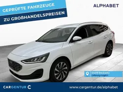 Weiß Gebraucht 2023 Ford Focus Titanium Limousine | 19.890 € (Guter Preis)