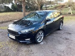 Schwarz Gebraucht 2018 Ford Focus ST-Line Kombi | 15.900 € (Guter Preis)