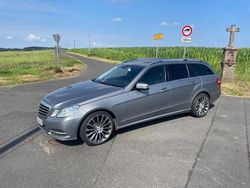 Grau Gebraucht 2012 Mercedes E250 Avantgarde Kombi | 12.800 € (Fairer Preis)
