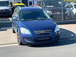 Blau Gebraucht 2009 Kia Ceed Sportswagon 2 Kombi | 1.990 € (Fairer Preis)