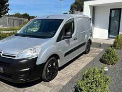 Grau Gebraucht 2017 Citroën Berlingo Van / Kleinbus | 9.000 € (Fairer Preis)