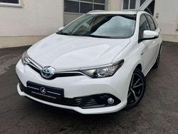 Weiß Gebraucht 2017 Toyota Auris Hybrid Edition-S Kombi | 15.990 € (Fairer Preis)