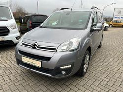 Grau Gebraucht 2017 Citroën Berlingo SELECTION Van / Kleinbus | 12.790 € (Teuer)
