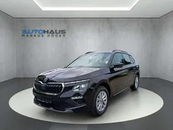 Schwarzmagic perleffekt Neu 2025 Skoda Kamiq SUV | 31.387 € (Fairer Preis)
