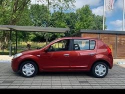 Rot Gebraucht 2008 Dacia Sandero Kleinwagen | 2.850 € (Etwas zu teuer)