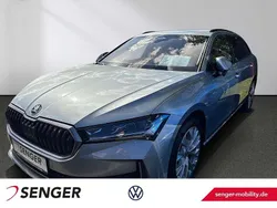 Silber Gebraucht 2025 Skoda Superb Selection Kombi | 37.980 €
