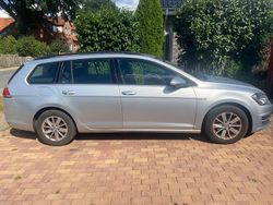 Silber Gebraucht 2016 VW Golf VII Trendline Kombi | 9.500 € (Guter Preis)