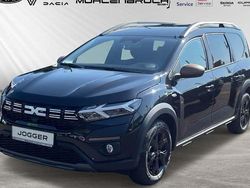 Perlmuttschwarz metallic Gebraucht 2024 Dacia Jogger Extreme Van / Kleinbus | 27.497 € (Fairer Preis)