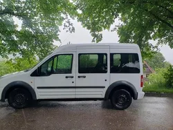 Weiß Gebraucht 2007 Ford Tourneo Connect Van / Kleinbus | 1.900 € (Fairer Preis)