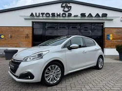 Weiß Gebraucht 2018 Peugeot 208 Allure Kleinwagen | 10.900 € (Fairer Preis)