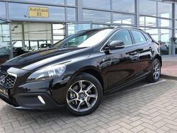 Schwarz Gebraucht 2016 Volvo V40 CC Ocean Race Kombi | 14.941 € (Teuer)