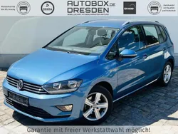 Blau Gebraucht 2015 VW Golf Sportsvan Comfortline Van / Kleinbus | 13.980 € (Fairer Preis)