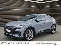 Grau Gebraucht 2025 Audi Q4 Sportback e-tron Sport SUV | 53.980 € (Superpreis)
