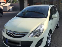 Weiß Gebraucht 2011 Opel Corsa Innovation Kleinwagen | 5.500 € (Etwas zu teuer)