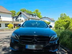Schwarz Gebraucht 2016 Mercedes E220 Limousine | 18.500 € (Fairer Preis)