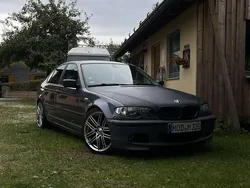 Grau Gebraucht 2003 BMW 320 Limousine | 5.000 € (Teuer)